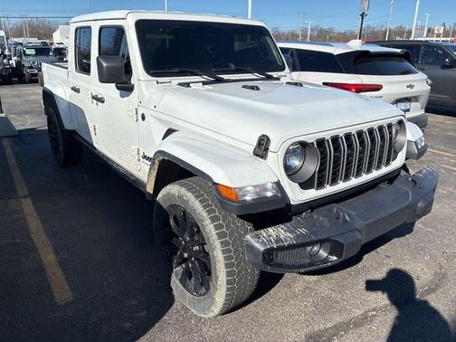 White 2024 Jeep Gladiator Nighthawk