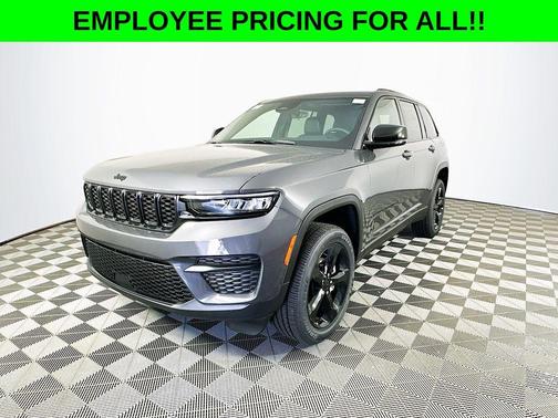 2025 Jeep Grand Cherokee Laredo