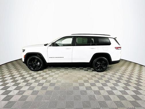 White 2023 Jeep Grand Cherokee L Limited