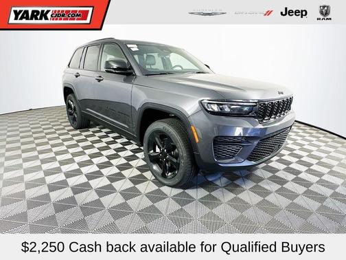 2025 Jeep Grand Cherokee Laredo