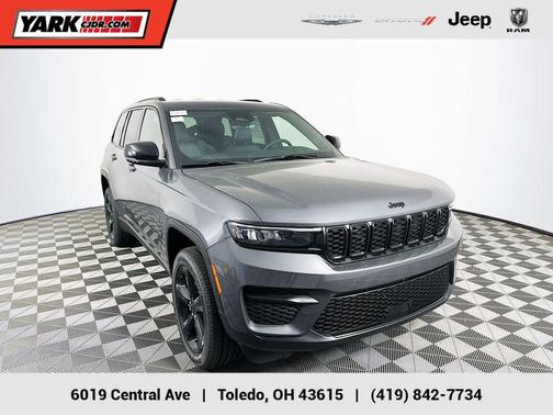 2025 Jeep Grand Cherokee Laredo