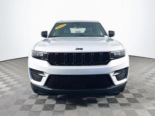 Silver 2025 Jeep Grand Cherokee Laredo