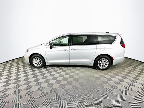 2024 Chrysler Pacifica Touring-L