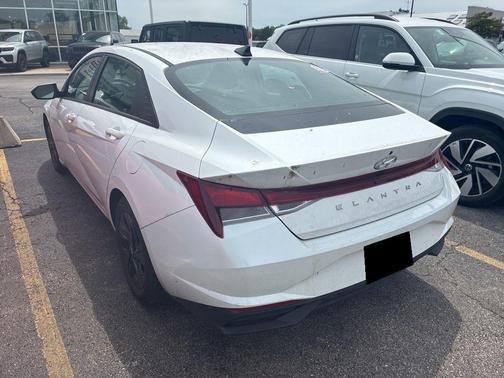 Gray 2022 Hyundai ELANTRA SEL
