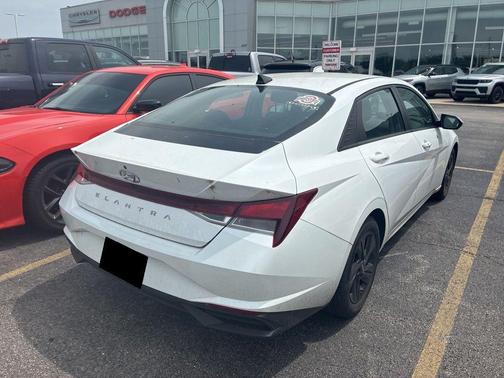 Gray 2022 Hyundai ELANTRA SEL