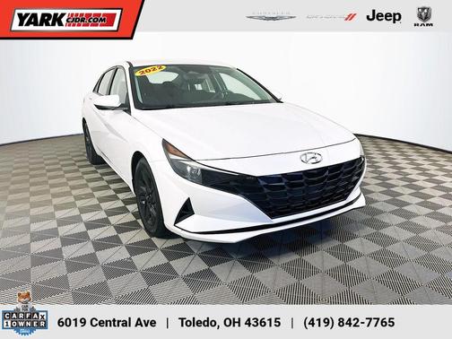 Gray 2022 Hyundai ELANTRA SEL
