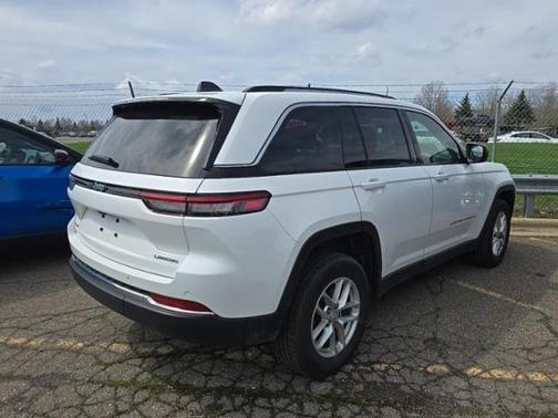 White 2023 Jeep Grand Cherokee Laredo