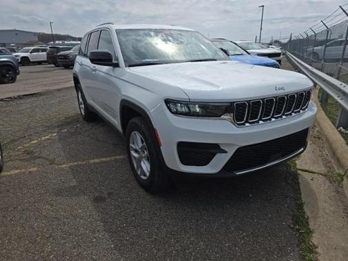 White 2023 Jeep Grand Cherokee Laredo