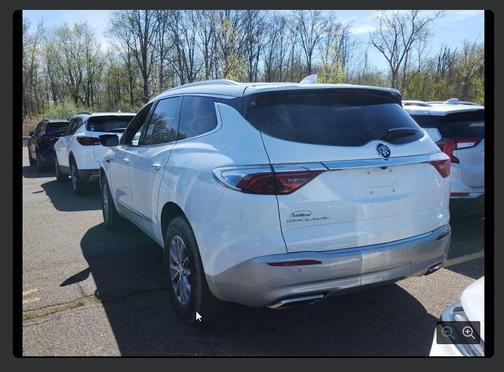 2022 Buick Enclave Essence