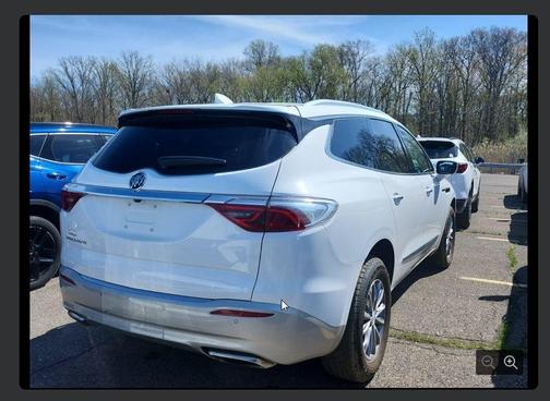 2022 Buick Enclave Essence