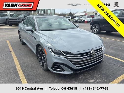 Moonstone Gray 2023 Volkswagen Arteon 2.0T SEL Premium R-Line