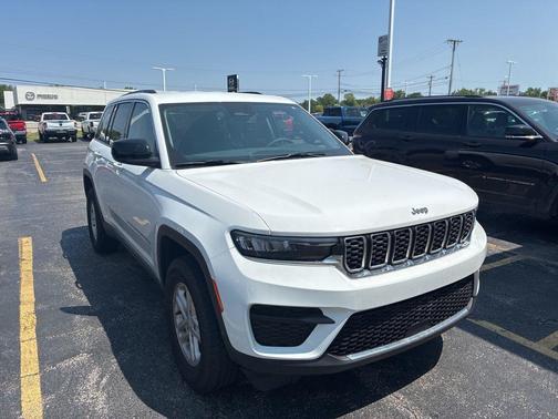 2023 Jeep Grand Cherokee Laredo