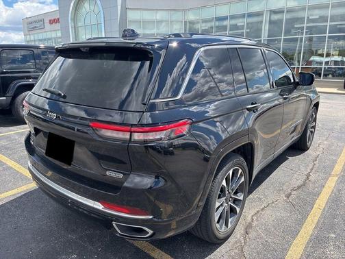 Black 2022 Jeep Grand Cherokee Overland