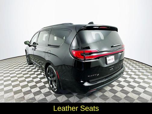 Black 2025 Chrysler Pacifica Limited