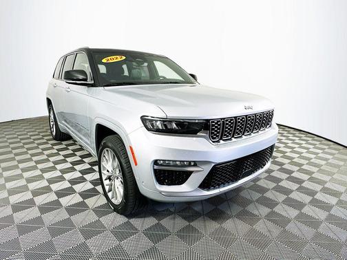 2022 Jeep Grand Cherokee Summit