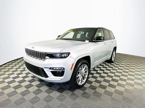 2022 Jeep Grand Cherokee Summit