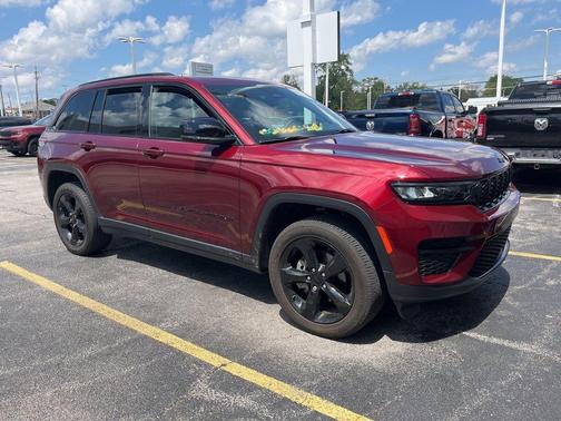 2024 Jeep Grand Cherokee Laredo