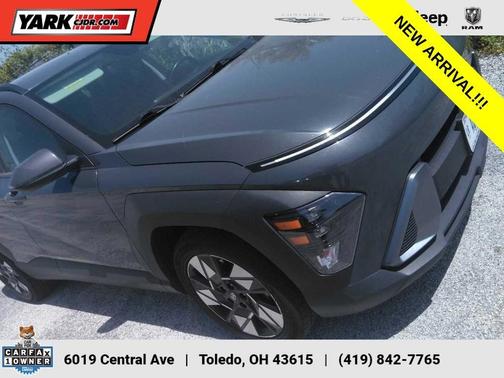 Gray 2024 Hyundai KONA SEL