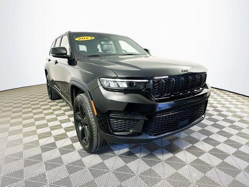 Black 2023 Jeep Grand Cherokee Altitude