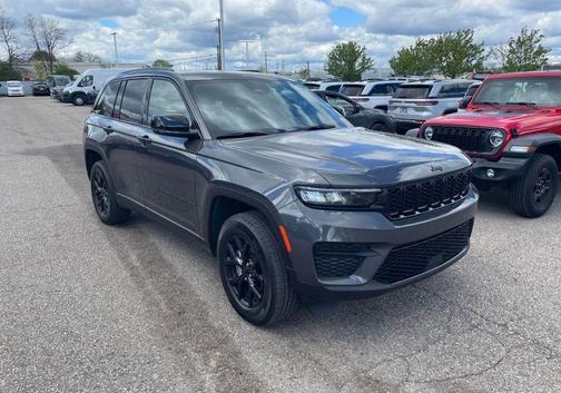 Gray 2024 Jeep Grand Cherokee Laredo