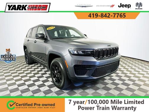 Gray 2024 Jeep Grand Cherokee Laredo