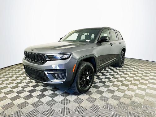 Gray 2024 Jeep Grand Cherokee Laredo