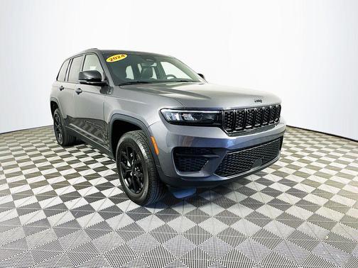 Gray 2024 Jeep Grand Cherokee Laredo