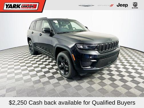 2025 Jeep Grand Cherokee Laredo
