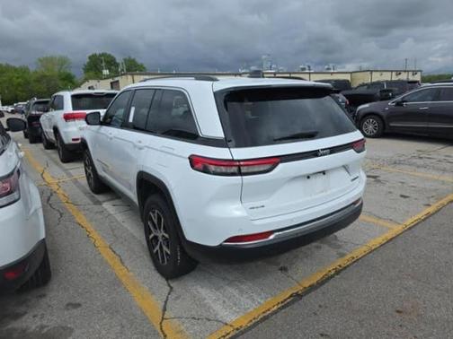 White 2023 Jeep Grand Cherokee Limited