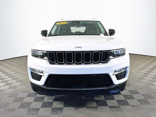 White 2023 Jeep Grand Cherokee Limited