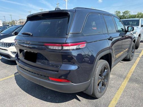 Black 2024 Jeep Grand Cherokee Limited