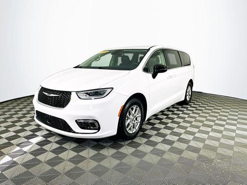 2024 Chrysler Pacifica Touring-L