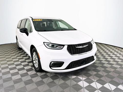 2024 Chrysler Pacifica Touring-L