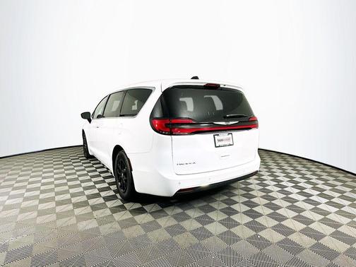 2024 Chrysler Pacifica Touring-L