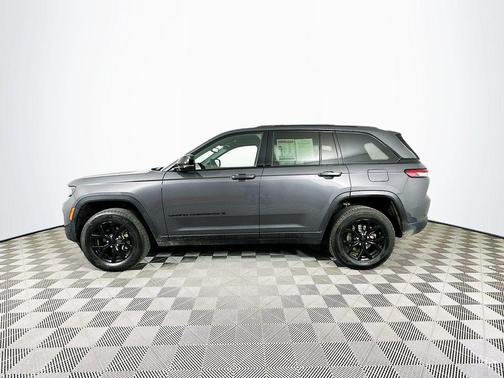 2024 Jeep Grand Cherokee Laredo