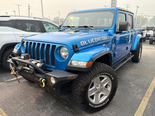 Blue 2022 Jeep Gladiator Sport