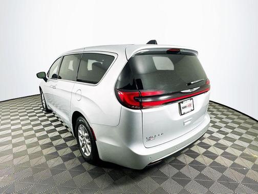2024 Chrysler Pacifica Touring-L