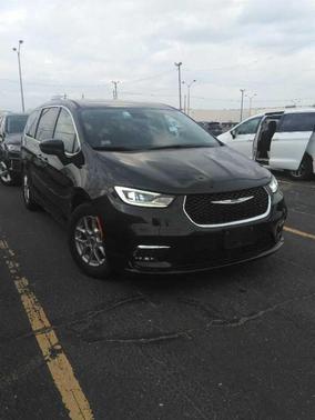 2023 Chrysler Pacifica Touring-L