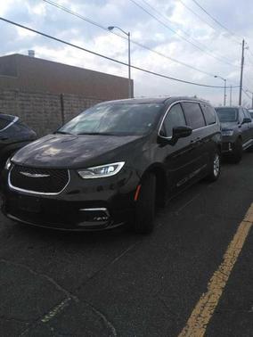 Black 2023 Chrysler Pacifica Touring-L