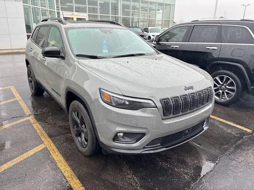 2023 Jeep Cherokee Altitude Lux