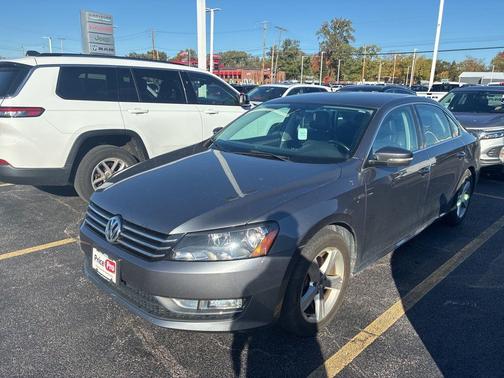 2015 Volkswagen Passat 1.8T Limited Edition