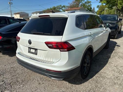 Opal White Pearl Effect 2023 Volkswagen Tiguan 2.0T SE