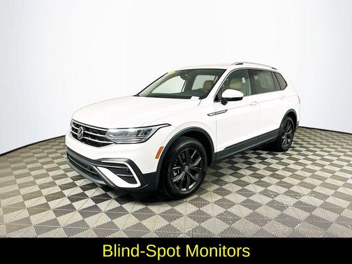 Opal White Pearl Effect 2023 Volkswagen Tiguan 2.0T SE