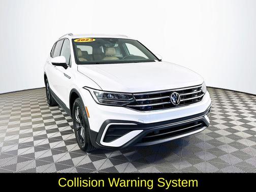 Opal White Pearl Effect 2023 Volkswagen Tiguan 2.0T SE