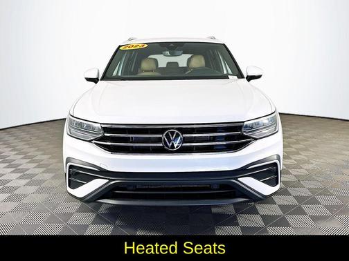 Opal White Pearl Effect 2023 Volkswagen Tiguan 2.0T SE