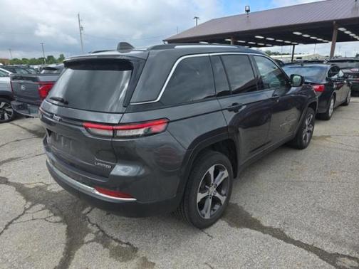 Gray 2023 Jeep Grand Cherokee Limited