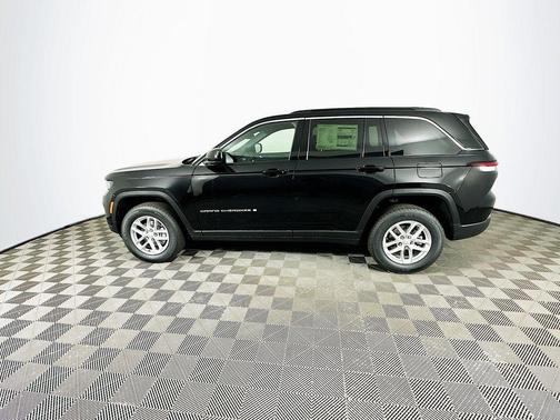 Black 2026 Jeep Grand Cherokee Laredo