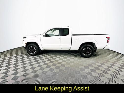 2024 Nissan Frontier SV