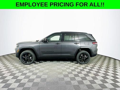 2025 Jeep Grand Cherokee Laredo