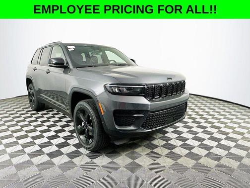 2025 Jeep Grand Cherokee Laredo